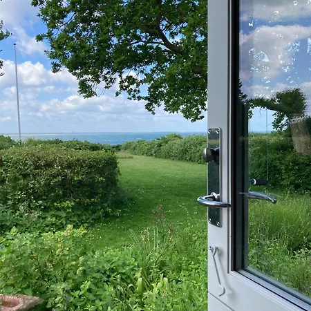 Near Svendborg With Private Bathing Jetty Casa vacanze *