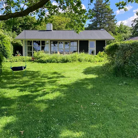 Сasa de vacaciones Near Svendborg With Private Bathing Jetty Vester-Skerninge