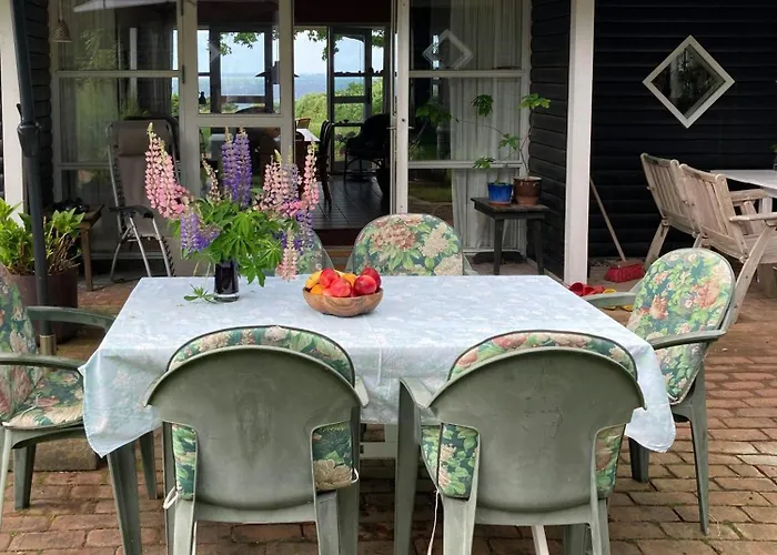 Near Svendborg With Private Bathing Jetty Сasa de vacaciones *